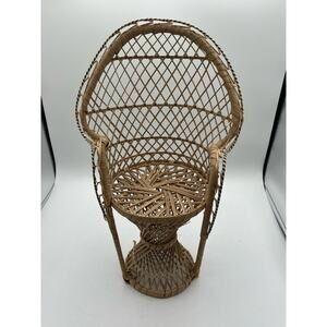 1980s Vintage Wicker Peacock Fan Back Rattan Chair‎ Doll Or Plant Stand